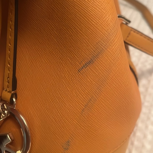 Michael Kors bag and wallet mustard in color - Picture 3 of 9